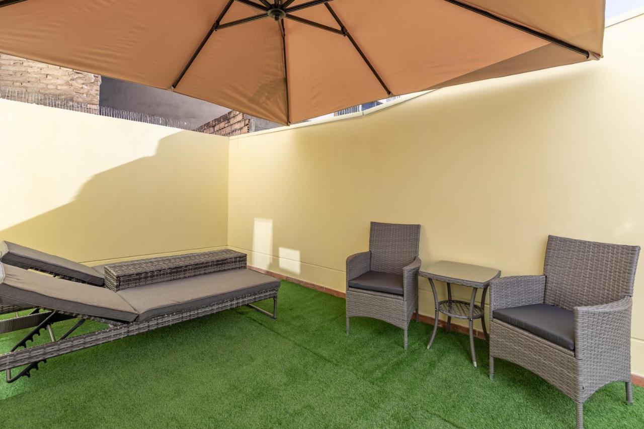 Gorgeous Apt With A Large Private Terrace Valencia Bagian luar foto