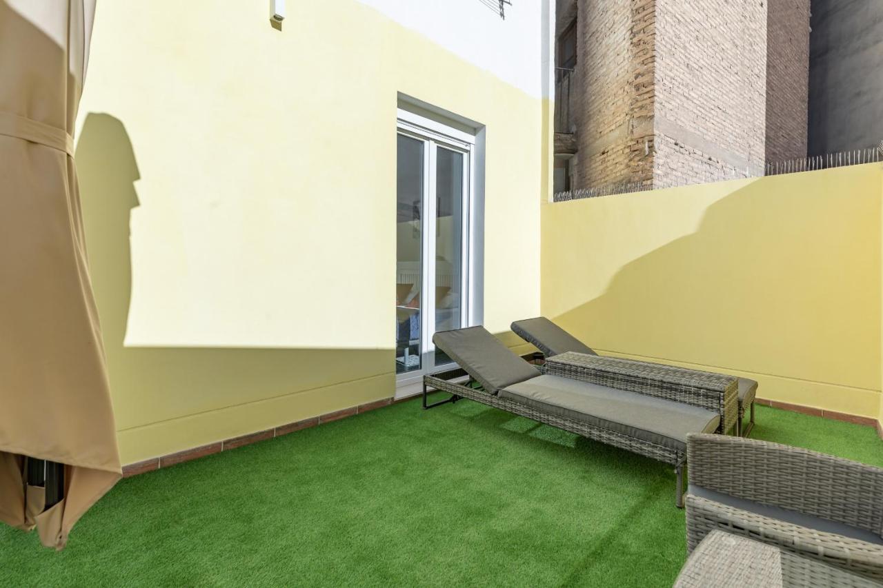 Gorgeous Apt With A Large Private Terrace Valencia Bagian luar foto
