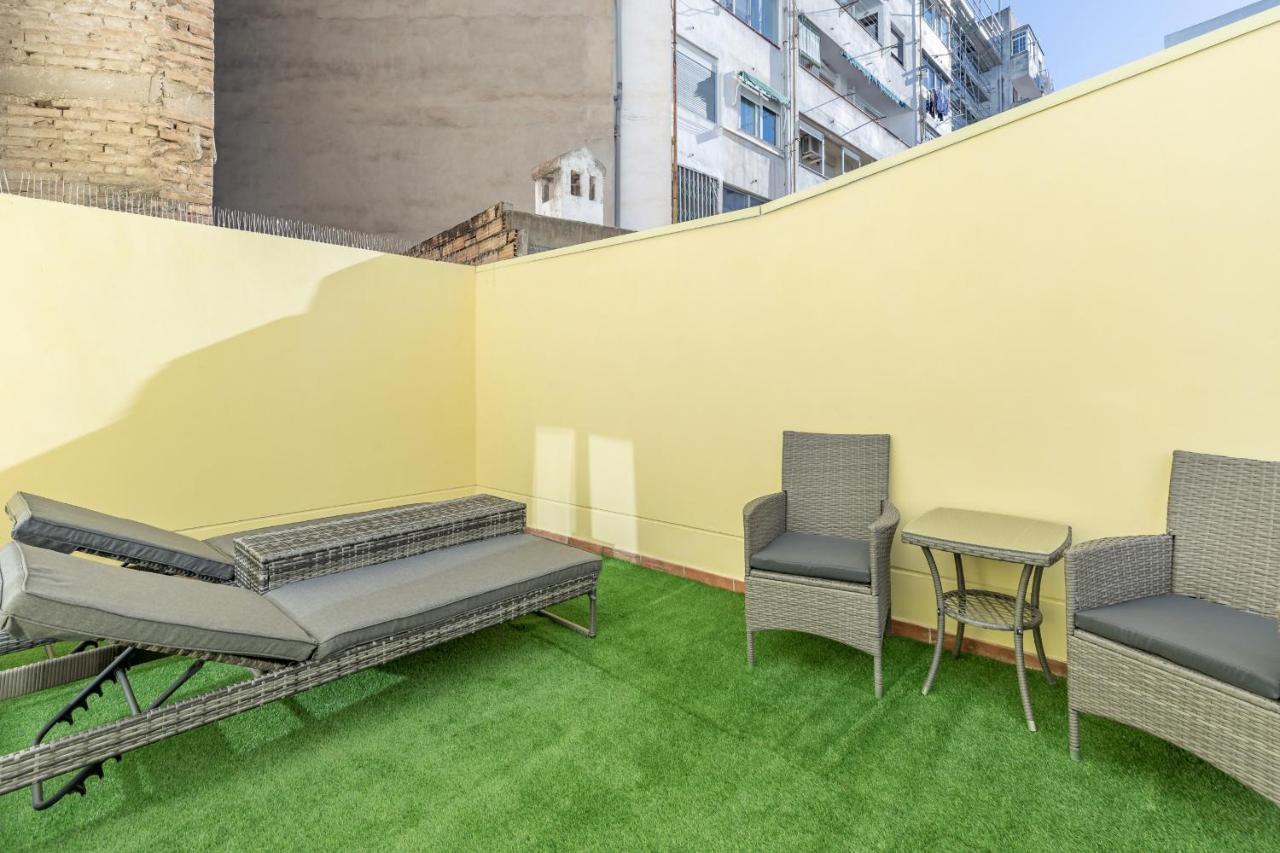 Gorgeous Apt With A Large Private Terrace Valencia Bagian luar foto